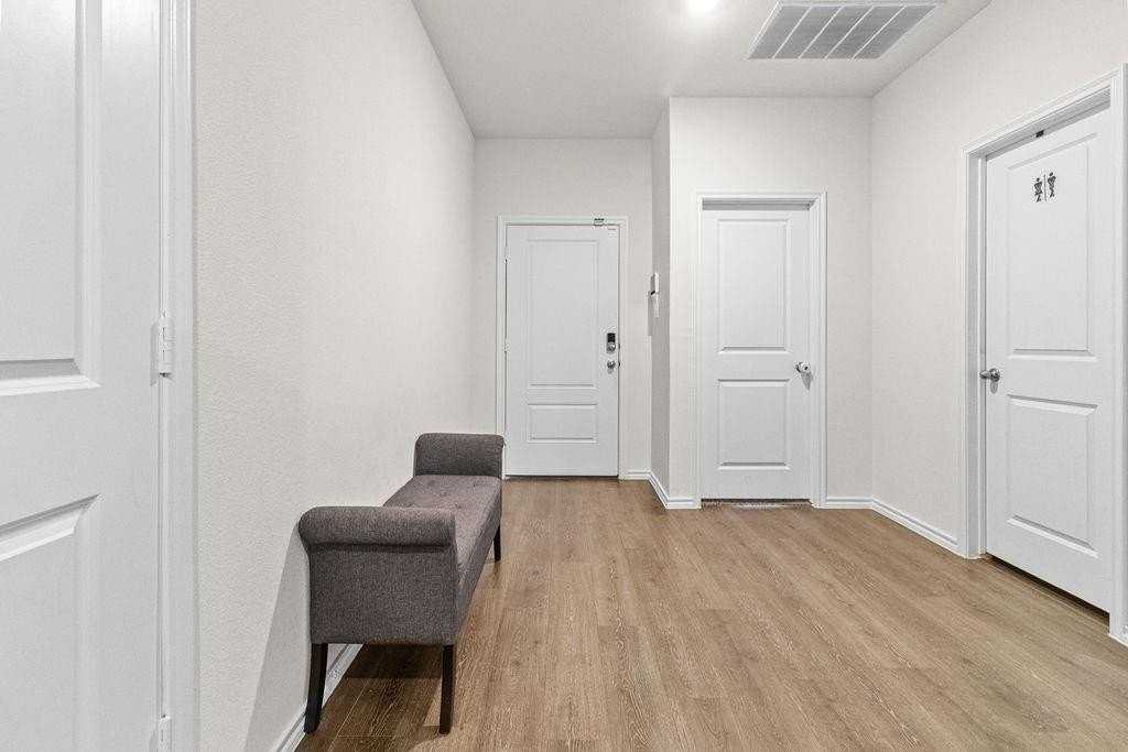 2928 Roper St - Photo 5 of 26