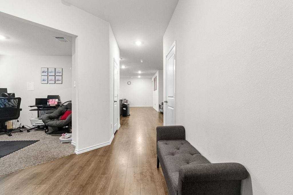 2928 Roper St - Photo 6 of 26