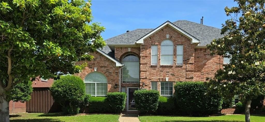 4537 Oak Shores Dr - Photo 2 of 33