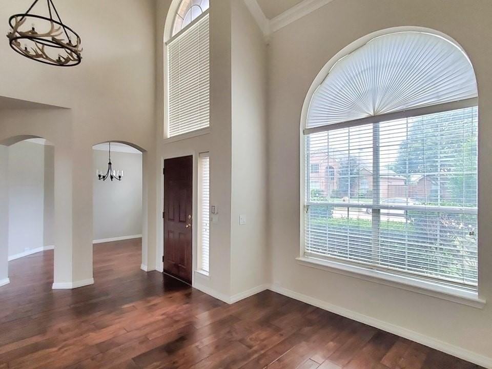 4537 Oak Shores Dr - Photo 3 of 33