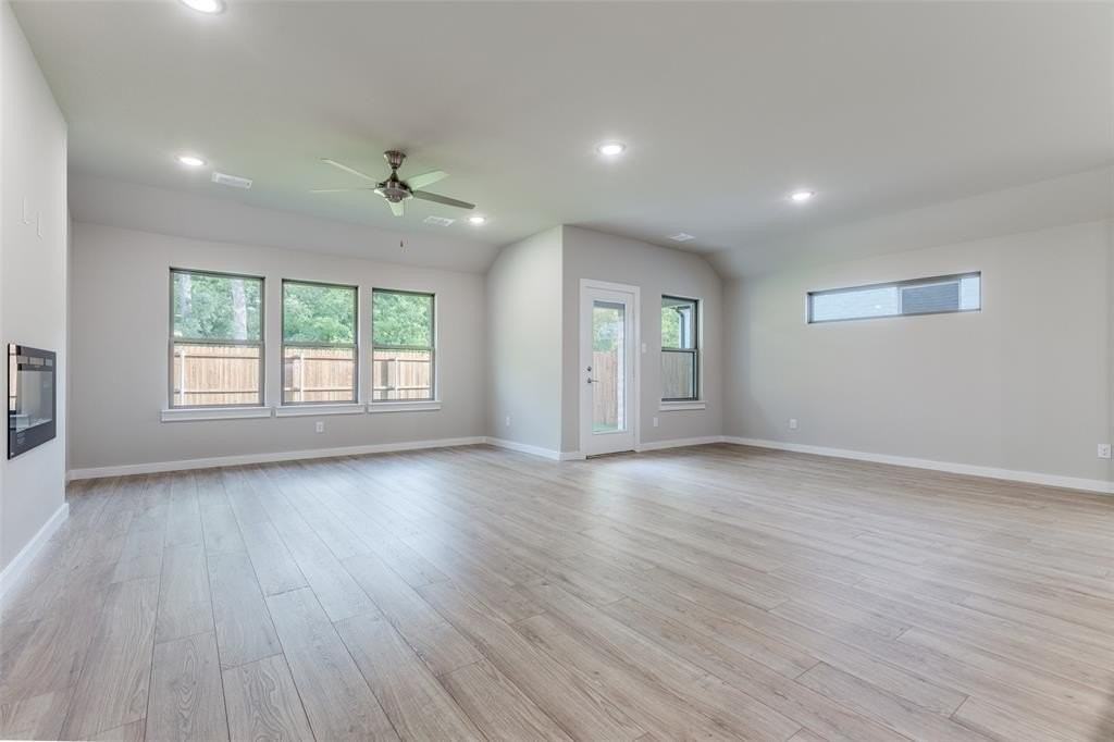 1113 Birchwood Ln - Photo 2 of 13