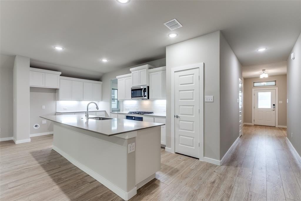 1113 Birchwood Ln - Photo 5 of 13