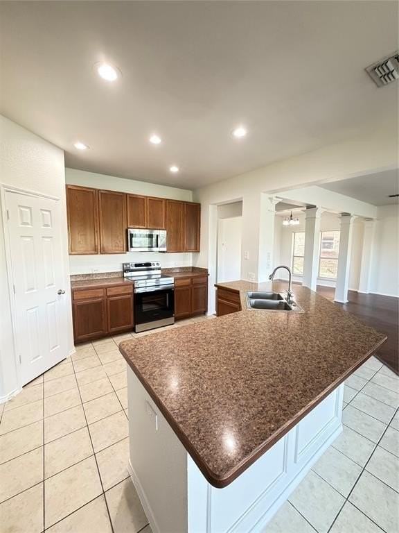 9004 Brook Hill Ln - Photo 2 of 27