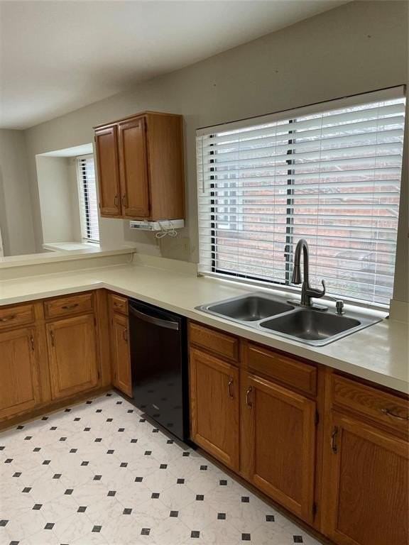 1402 Sheppard Ln - Photo 2 of 26