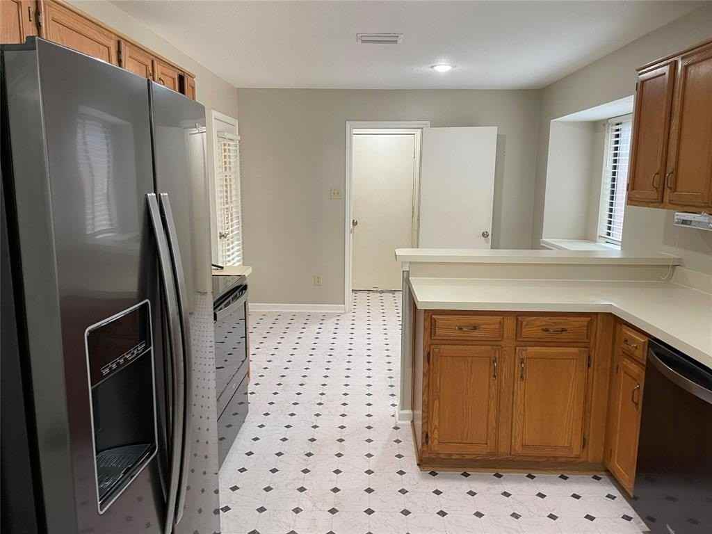 1402 Sheppard Ln - Photo 3 of 26