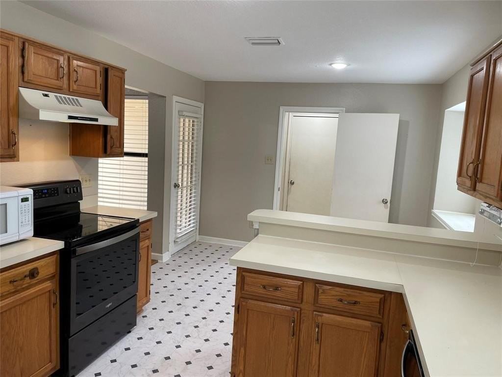 1402 Sheppard Ln - Photo 4 of 26