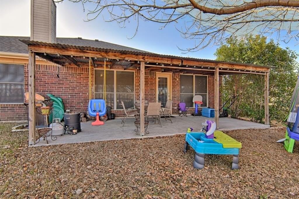 2314 Charleston Dr - Photo 2 of 28