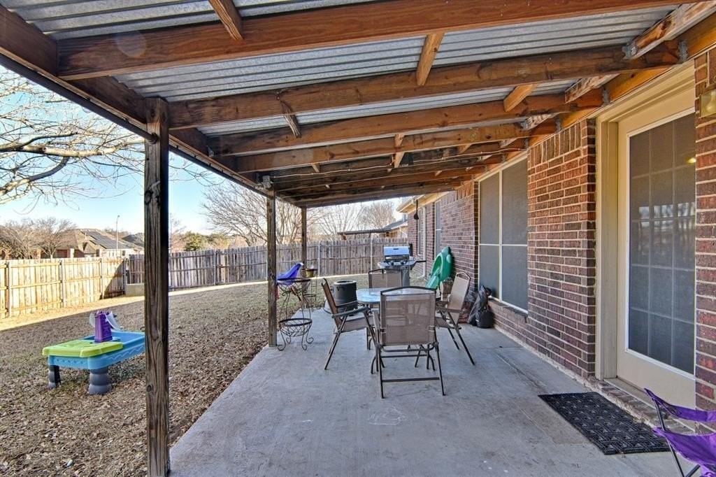 2314 Charleston Dr - Photo 3 of 28