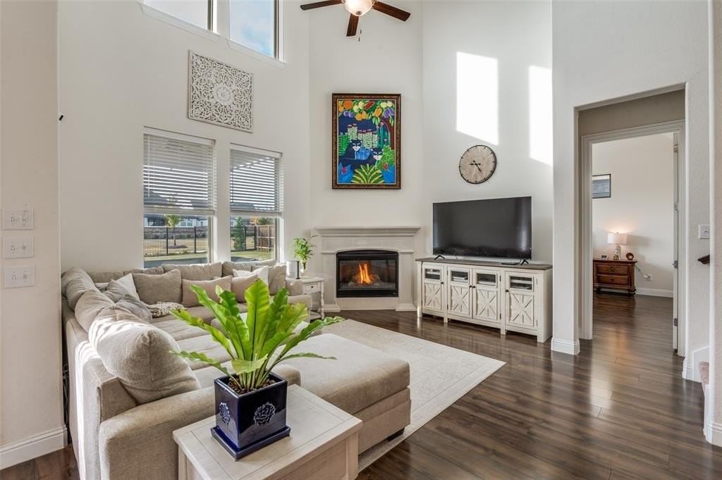3030 Calderdale Ct - Photo 3 of 40