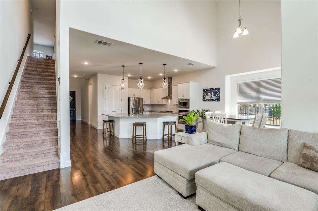 3030 Calderdale Ct - Photo 4 of 40
