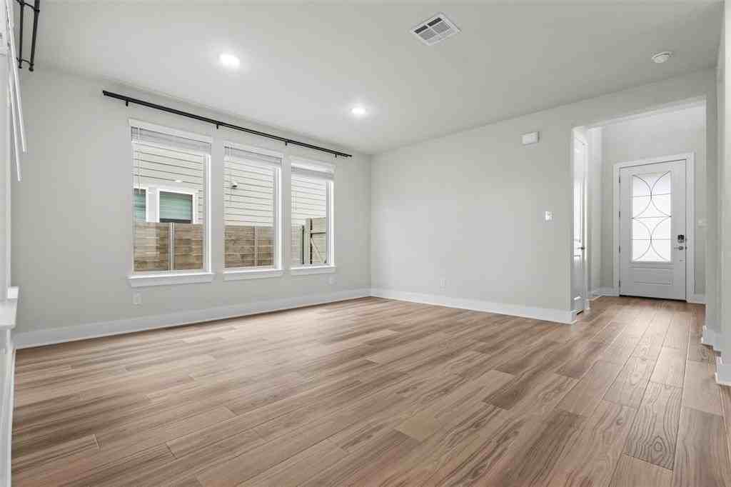 3161 Marilanda Rd - Photo 6 of 27