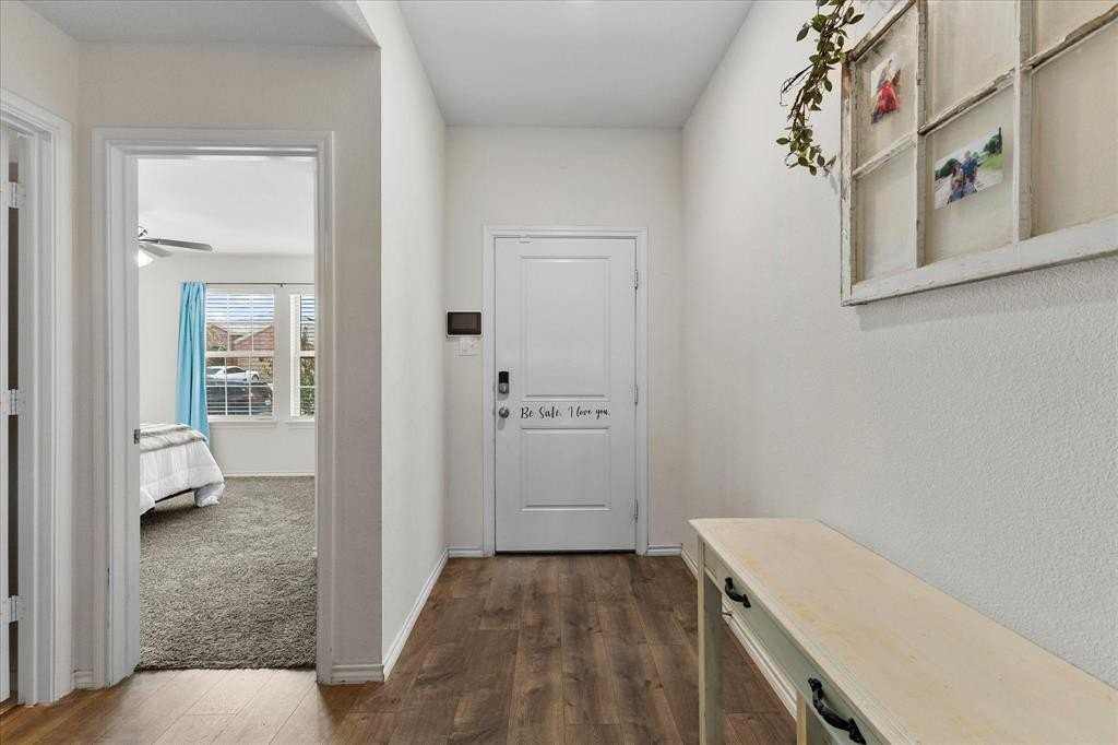2113 Tulipwood Dr - Photo 3 of 25