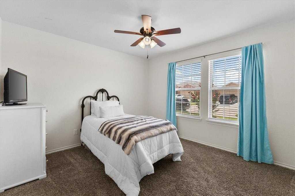 2113 Tulipwood Dr - Photo 4 of 25