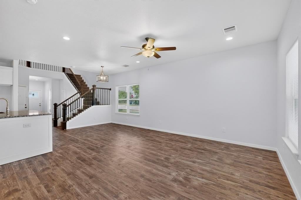 5838 Humbert Ave - Photo 6 of 40