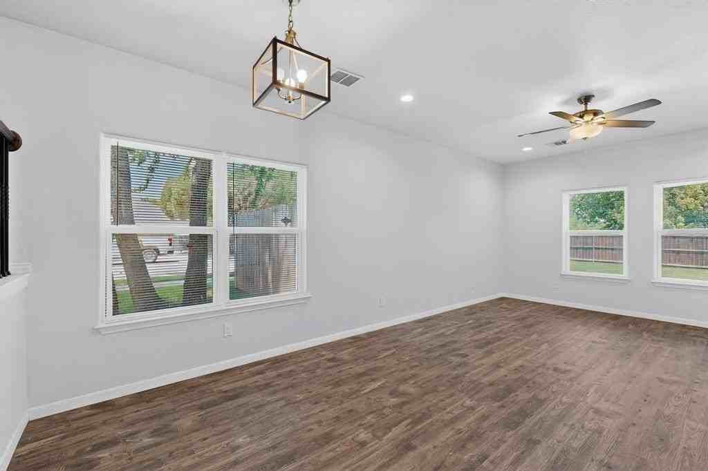 5838 Humbert Ave - Photo 7 of 40