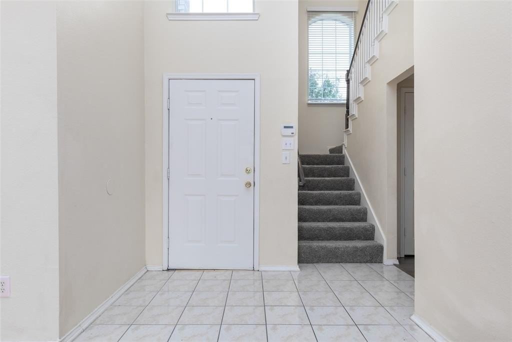 3928 Windford Dr - Photo 4 of 30