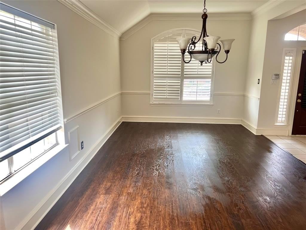3013 Edwards Dr - Photo 5 of 19