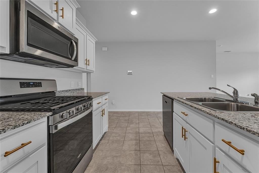 708 Basteen Ln - Photo 4 of 18