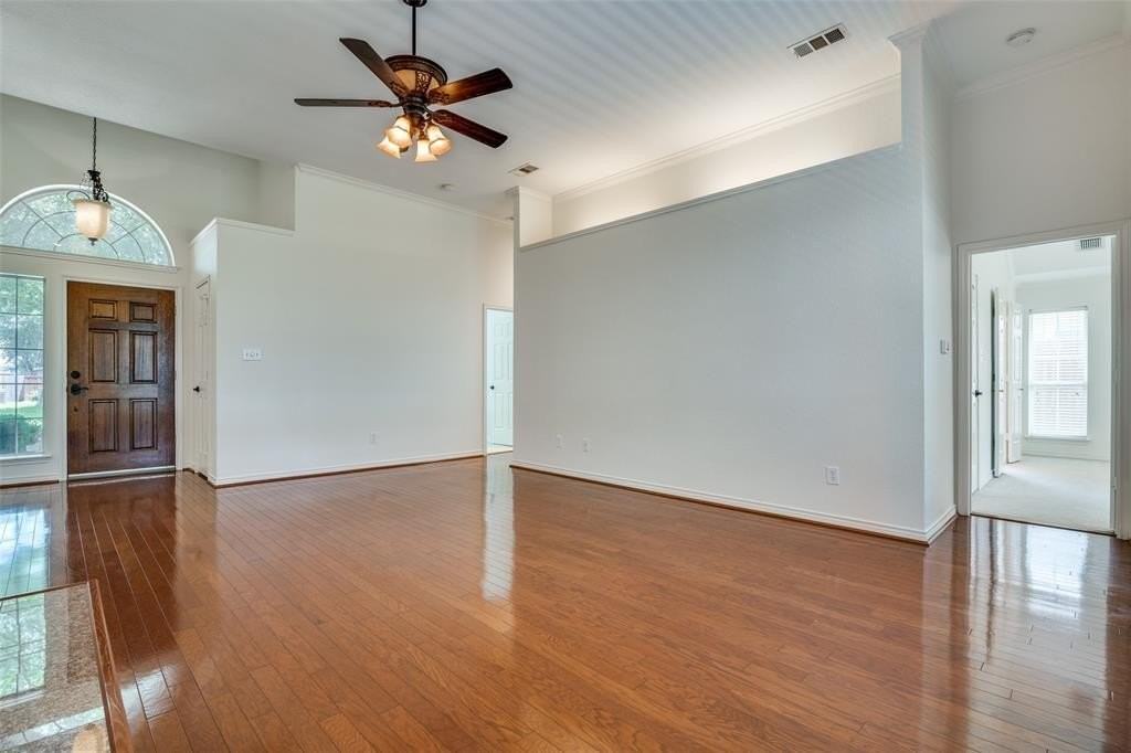 313 Bricknell Dr - Photo 3 of 15