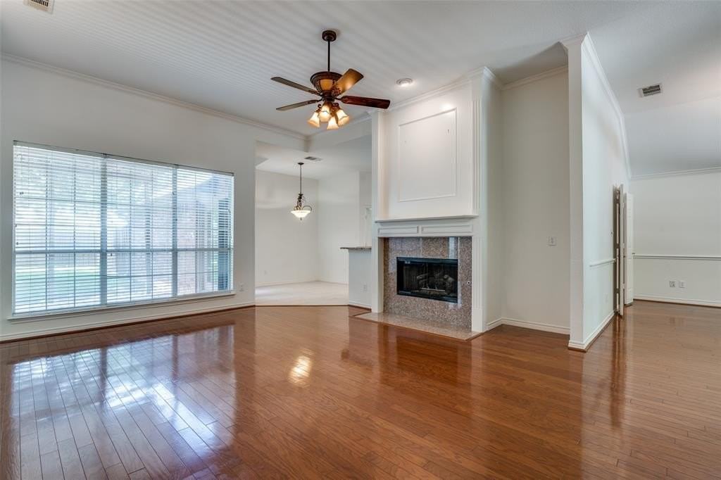 313 Bricknell Dr - Photo 4 of 15