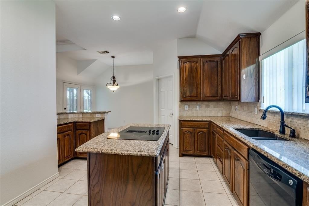 313 Bricknell Dr - Photo 7 of 15