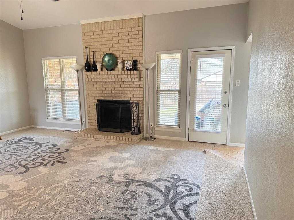 250 Barclay Ave - Photo 6 of 20