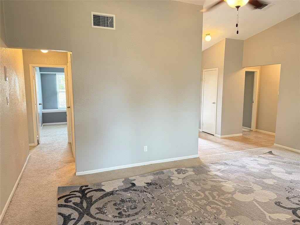 250 Barclay Ave - Photo 7 of 20