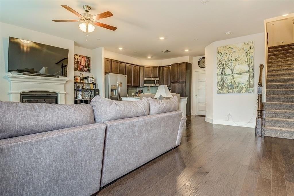 2412 Magalia Ln - Photo 3 of 36