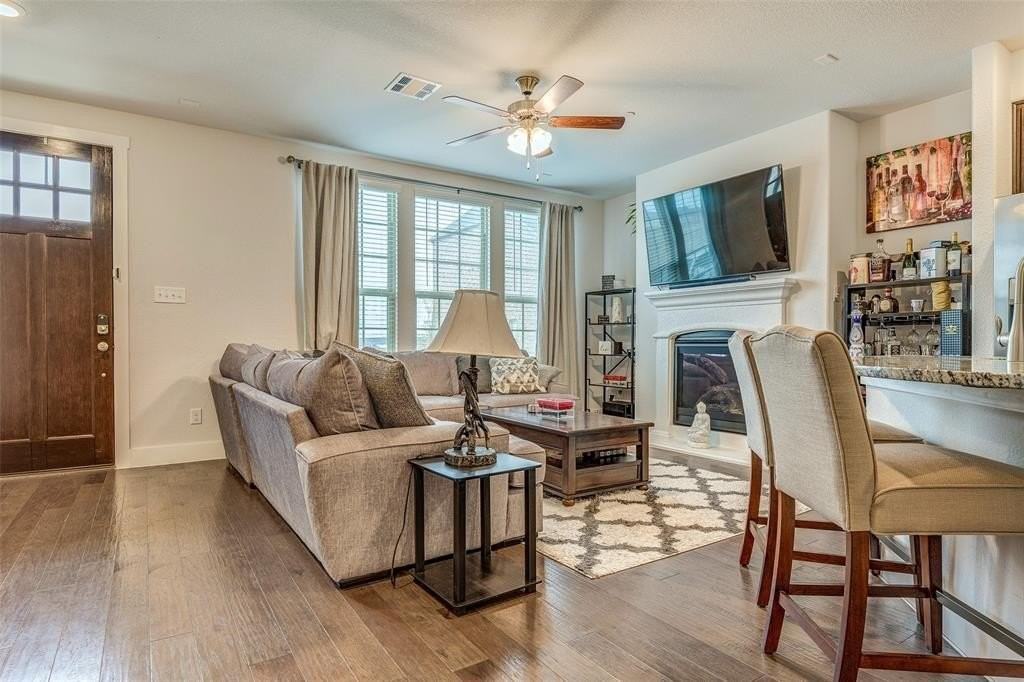 2412 Magalia Ln - Photo 6 of 36