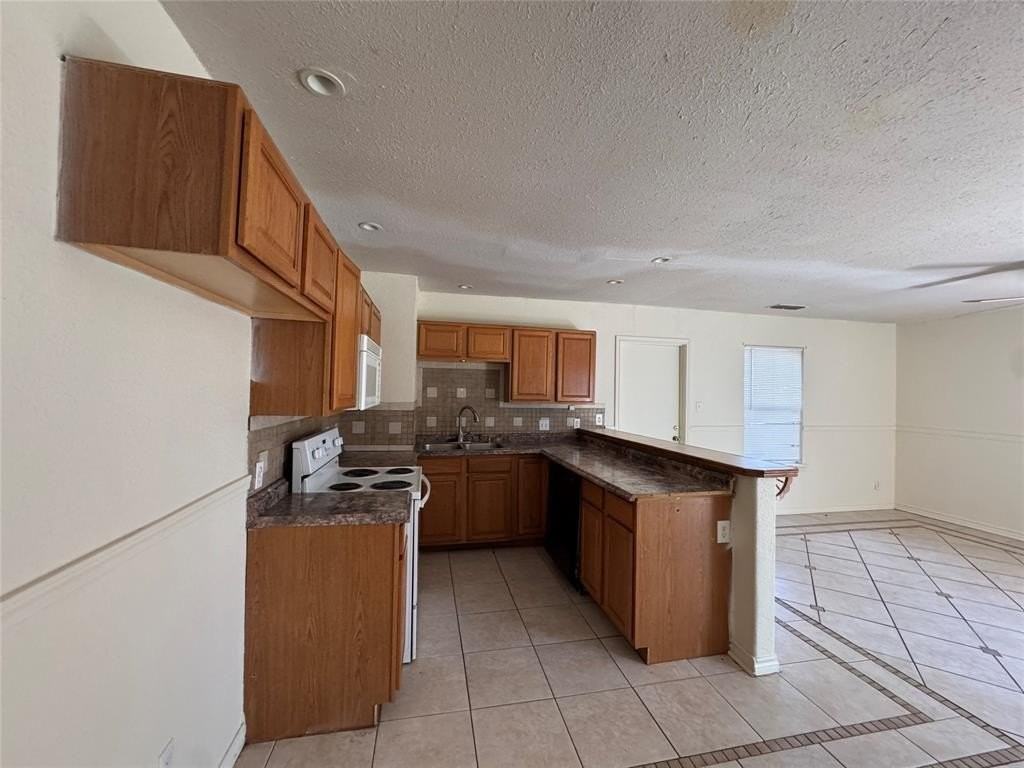5342 Burbank Dr - Photo 2 of 15