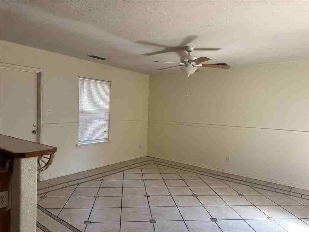 5342 Burbank Dr - Photo 4 of 15