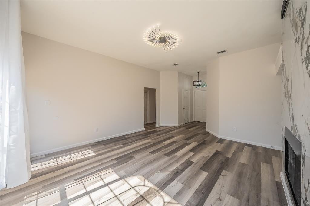 2711 Canterbury St - Photo 6 of 31