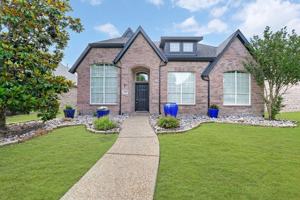 featured image of 2169 Hunt Club Trl
