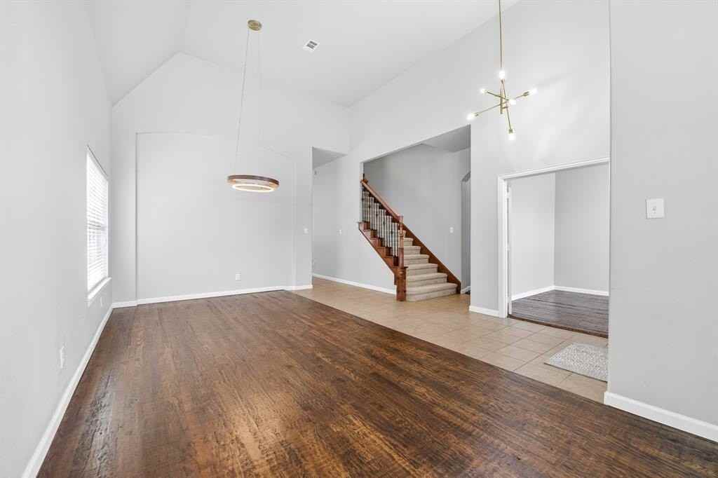 2169 Hunt Club Trl - Photo 2 of 33
