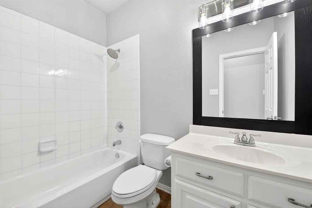 2169 Hunt Club Trl - Photo 4 of 33
