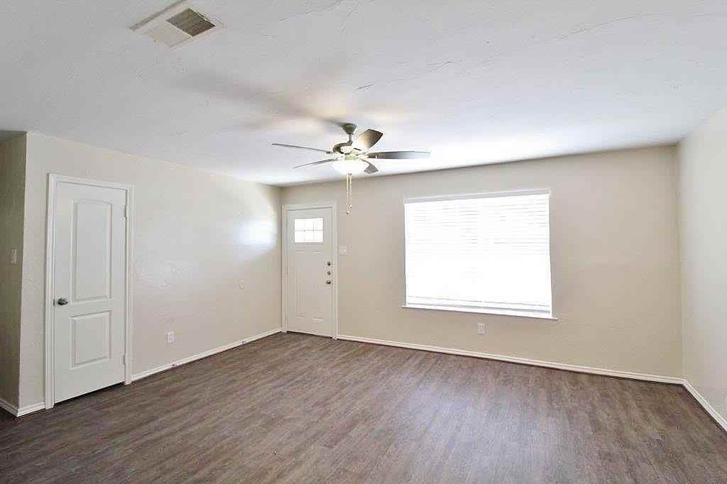 610 Overlook Dr - Photo 3 of 14