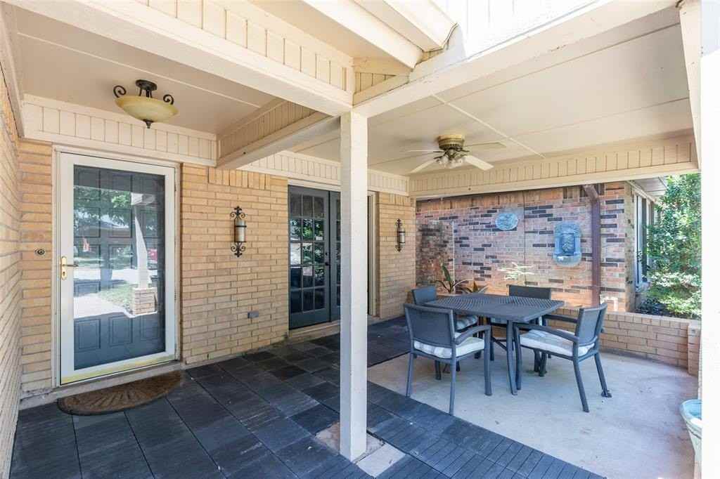 2601 Edgemont Dr - Photo 3 of 33