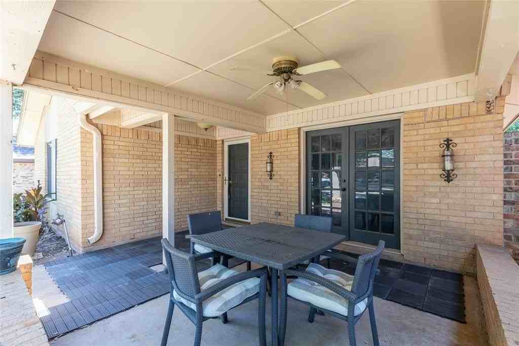 2601 Edgemont Dr - Photo 4 of 33