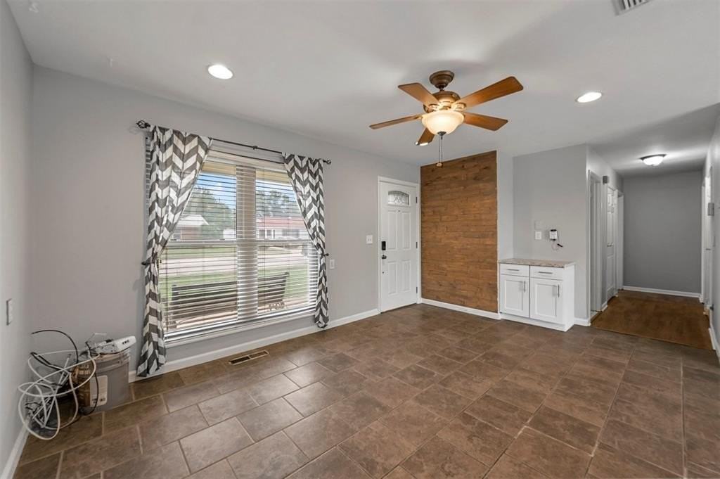 6209 Shadydell Dr - Photo 2 of 19