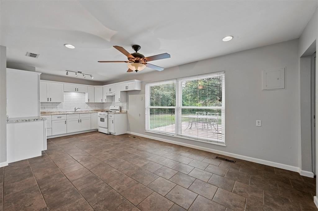 6209 Shadydell Dr - Photo 4 of 19