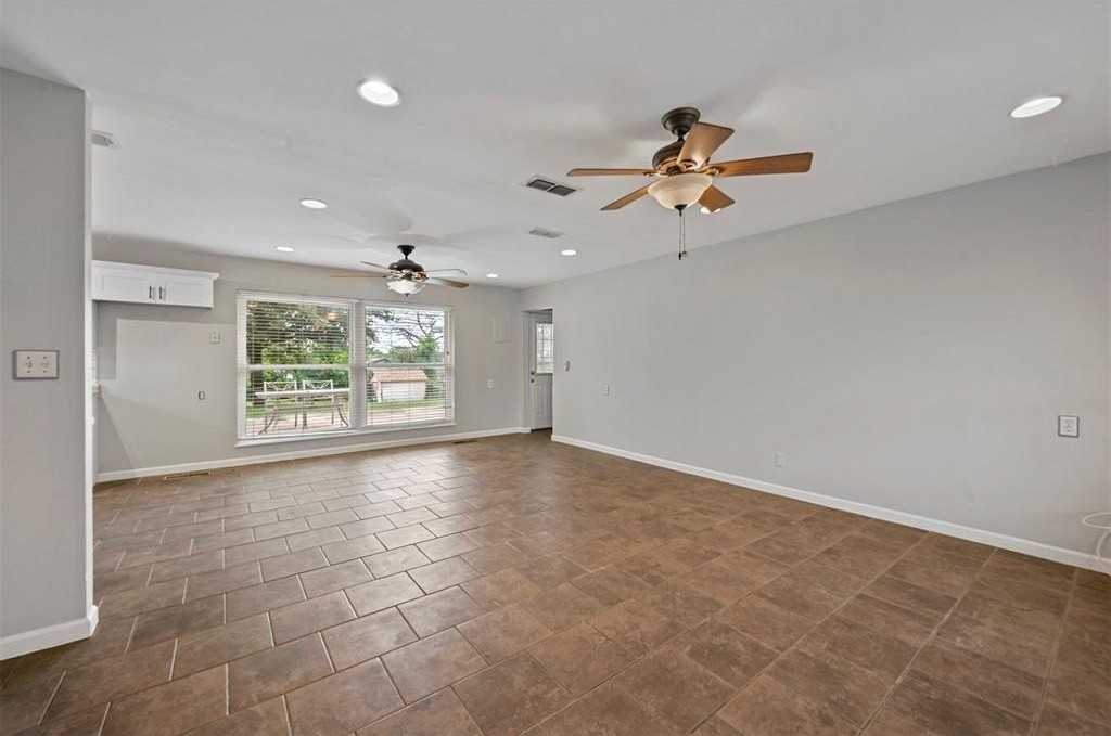 6209 Shadydell Dr - Photo 5 of 19