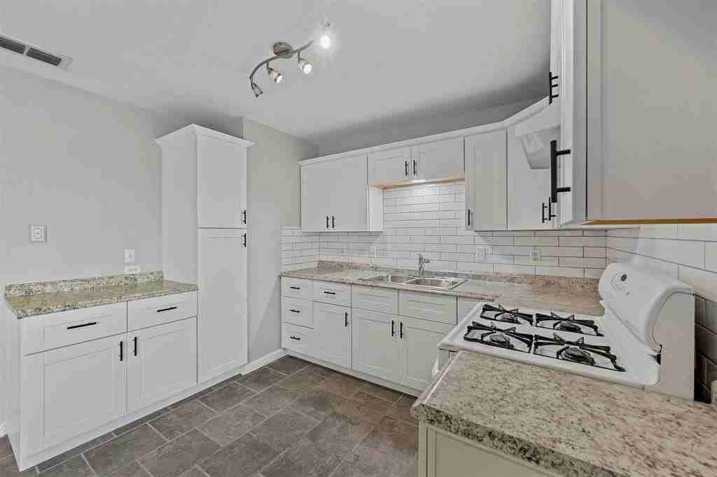 6209 Shadydell Dr - Photo 6 of 19