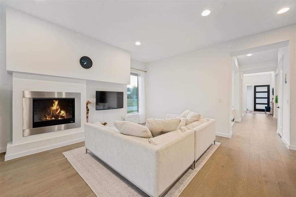 5817 Yorkshire Rd - Photo 6 of 36