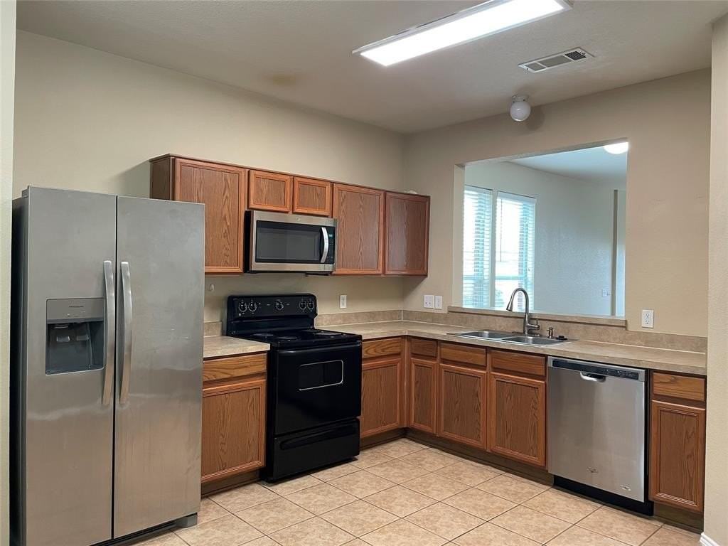 2620 Tilden Dr - Photo 4 of 20