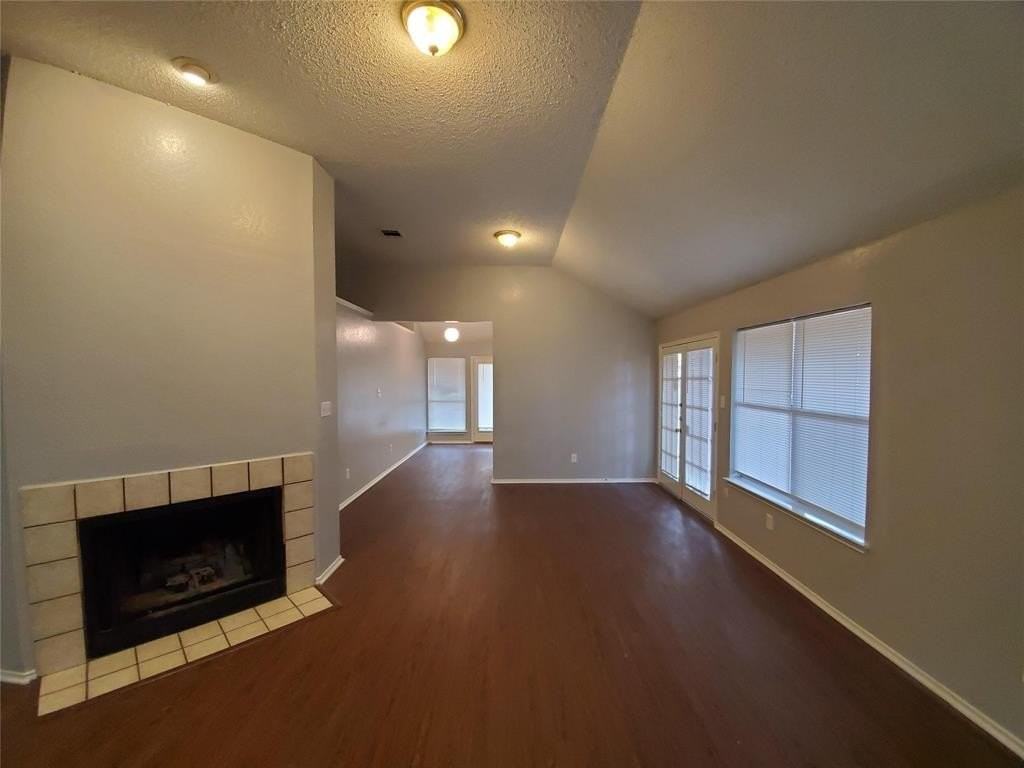 10212 Hillhouse Ln - Photo 3 of 8
