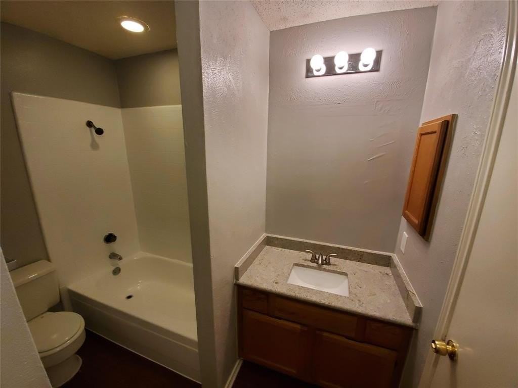 10212 Hillhouse Ln - Photo 5 of 8