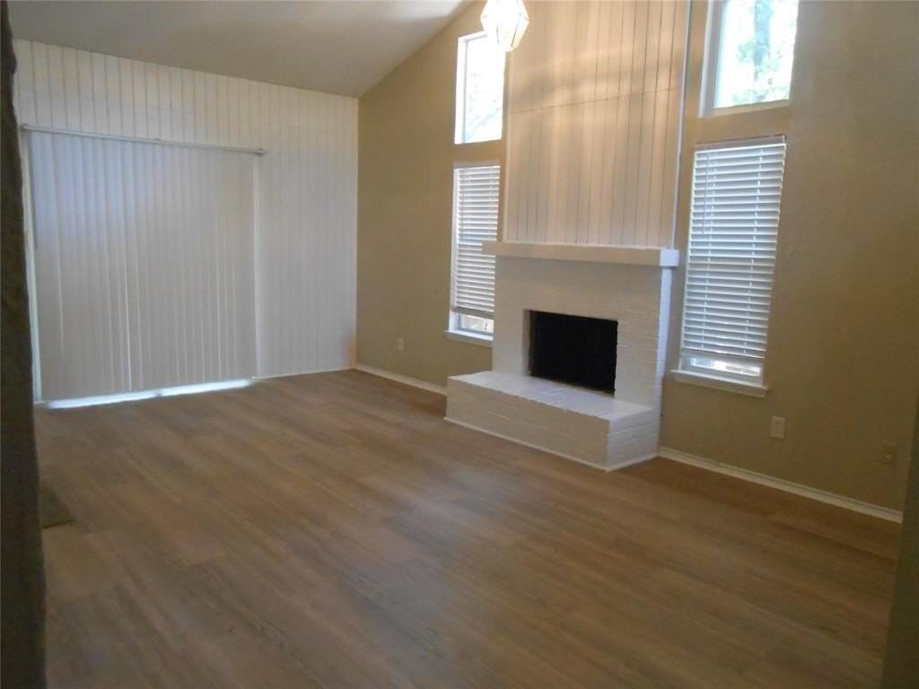 1920 Crooked Ln - Photo 2 of 15