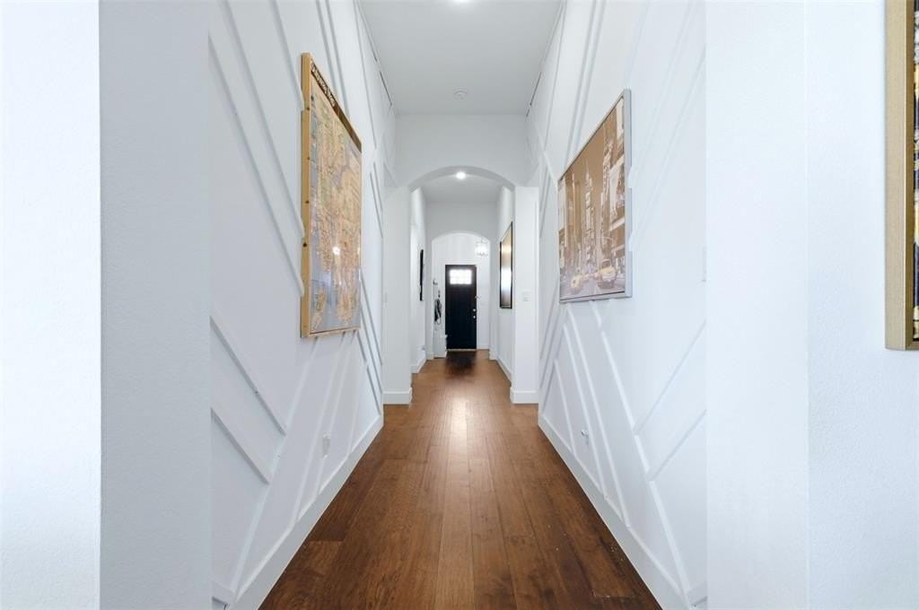 613 Oakmoss St - Photo 3 of 32