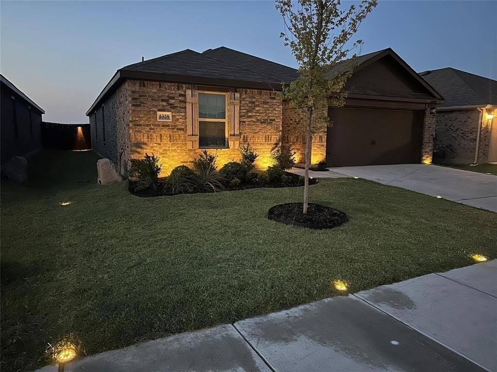 1329 Skyline Dr - Photo 3 of 26