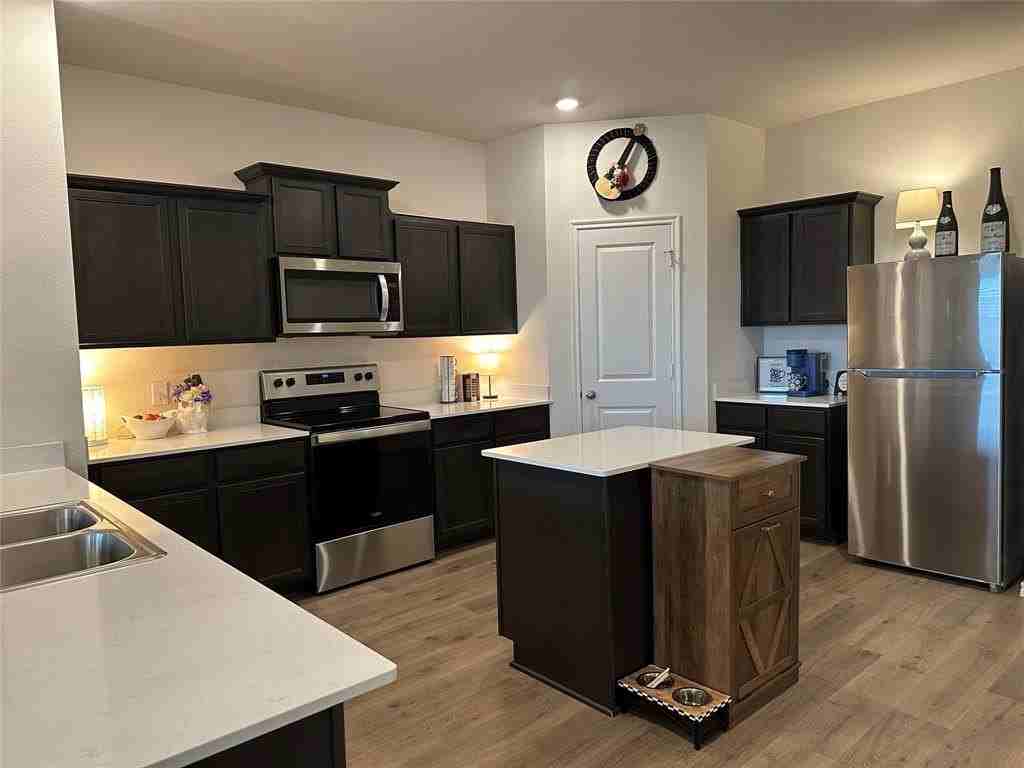 1329 Skyline Dr - Photo 5 of 26